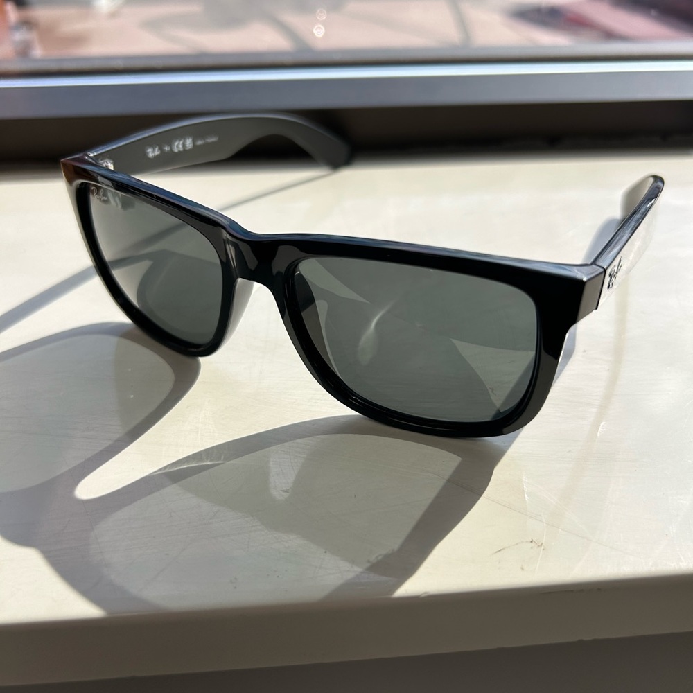 Ray-Ban Black Sunglasses